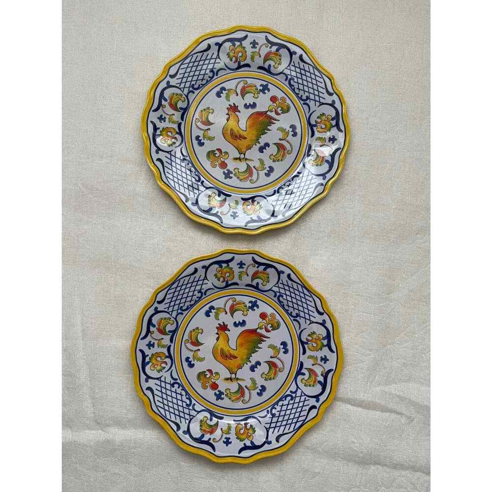 Set of 2 Plastic Rooster Dinner Plates 8.5” Diameter